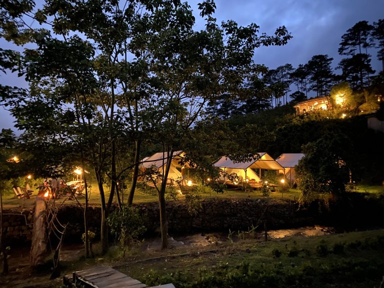 Cắm trại ở farm nó ra làm sao?