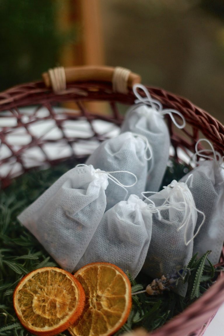 Muối thảo mộc ngâm chân